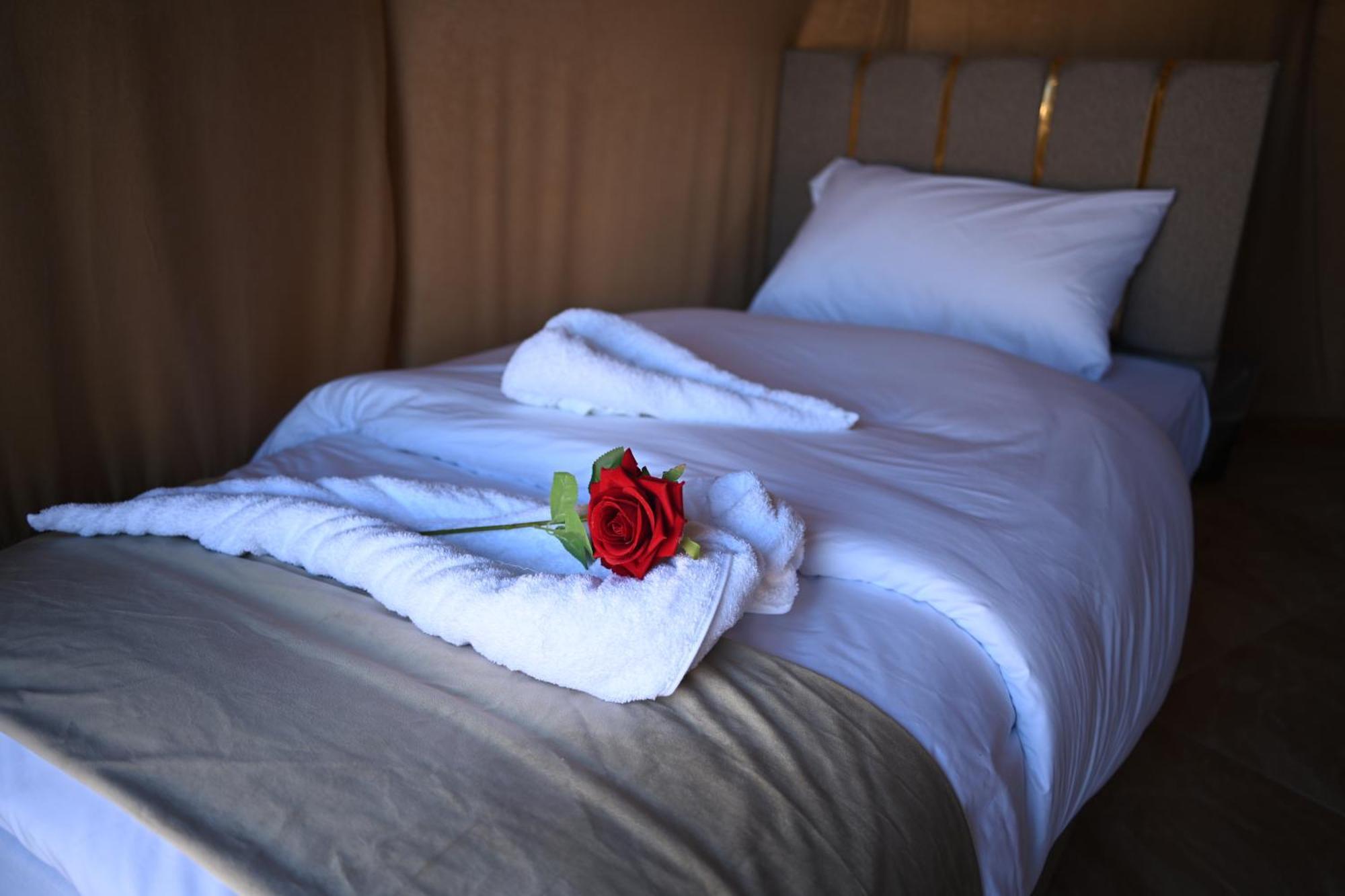 Maraheb Luxury Camp Hotel วาดิรัม ภายนอก รูปภาพ